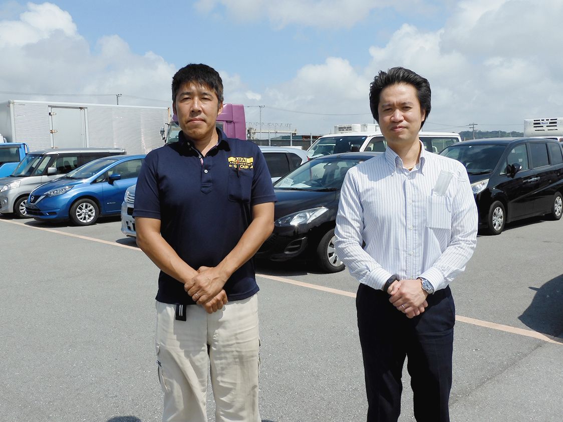 小林統括リーダー(右)と沖縄ヤード高橋悟係長