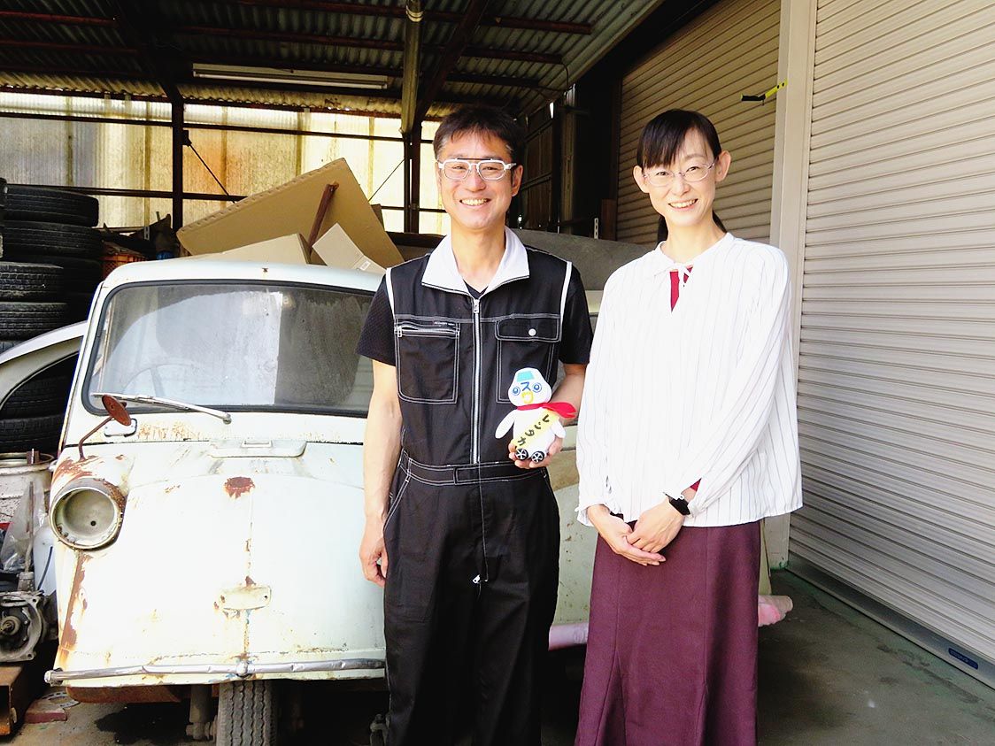 関工場長(左)と関真琴さん