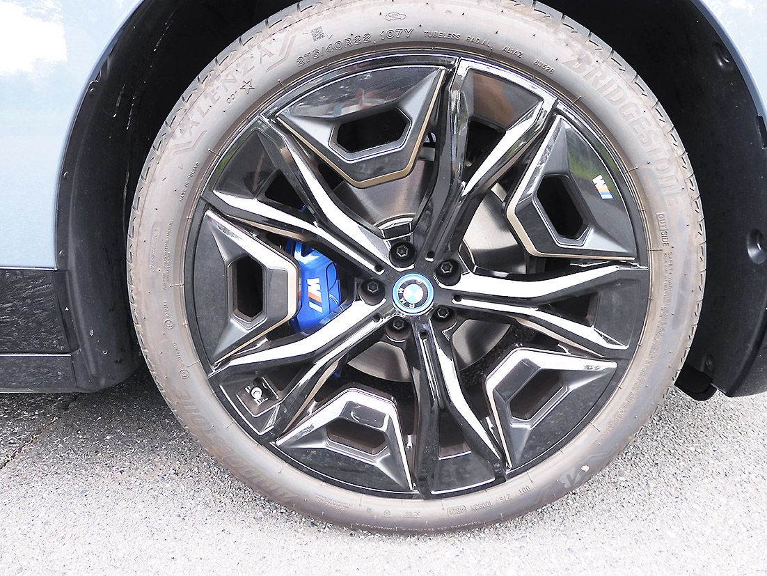 EVには負荷を受け止めながら転がり抵抗が低い高インチタイヤが求められる