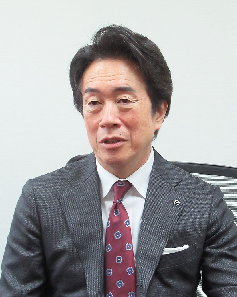 取材に応じる毛籠勝弘社長兼CEO