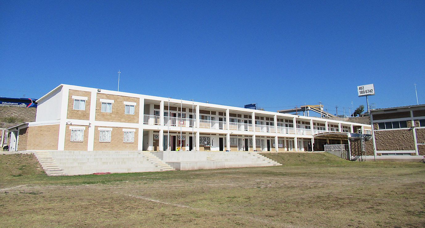 教室などが入る建物