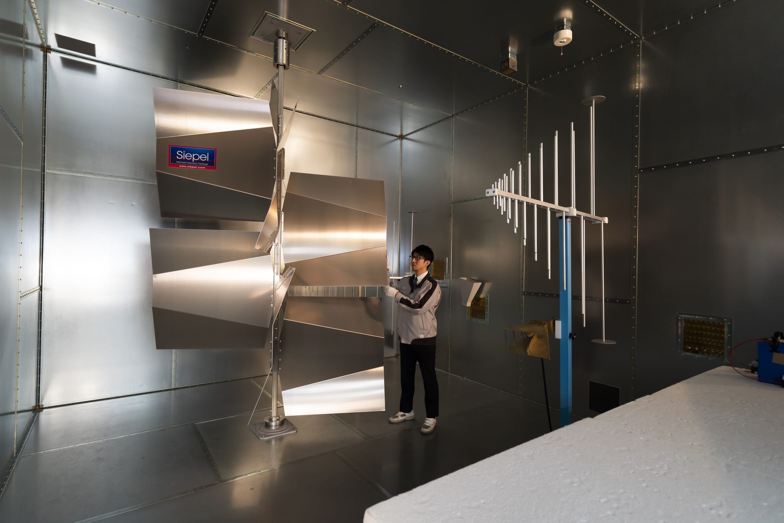 リバブレーションチャンバー試験室内