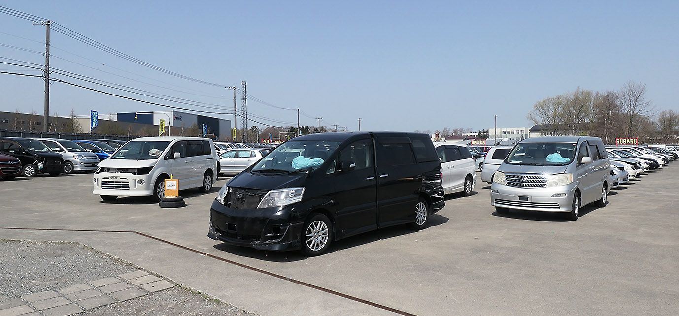 人気のミニバンなど多彩な車両が並ぶ