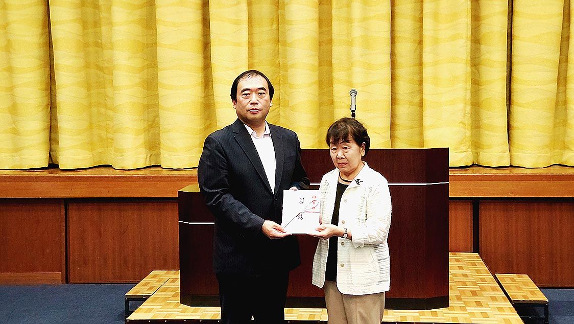 新井会長・支部長(左)と松本理事長