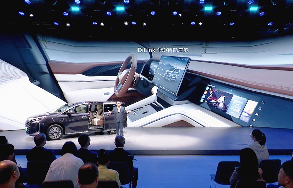 BYD「夏」は、高機能な内装が特徴だ