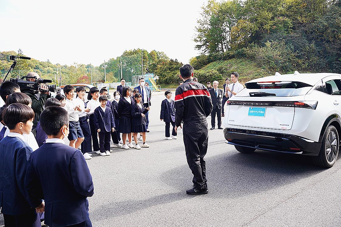 アリアを車外から操作すると驚きの声が