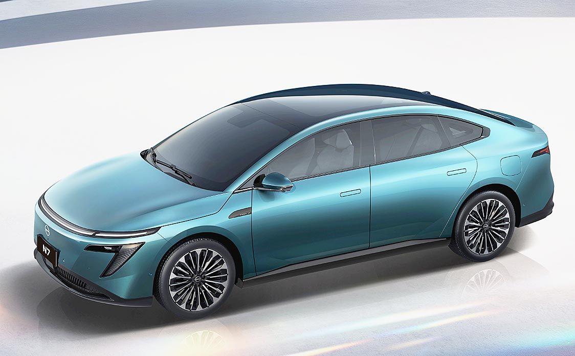 日産が世界初公開した新型EVセダン「N7」