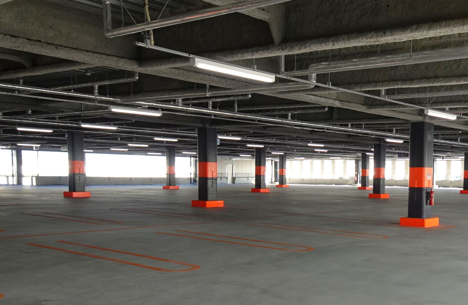 3階より上は立体駐車場とした