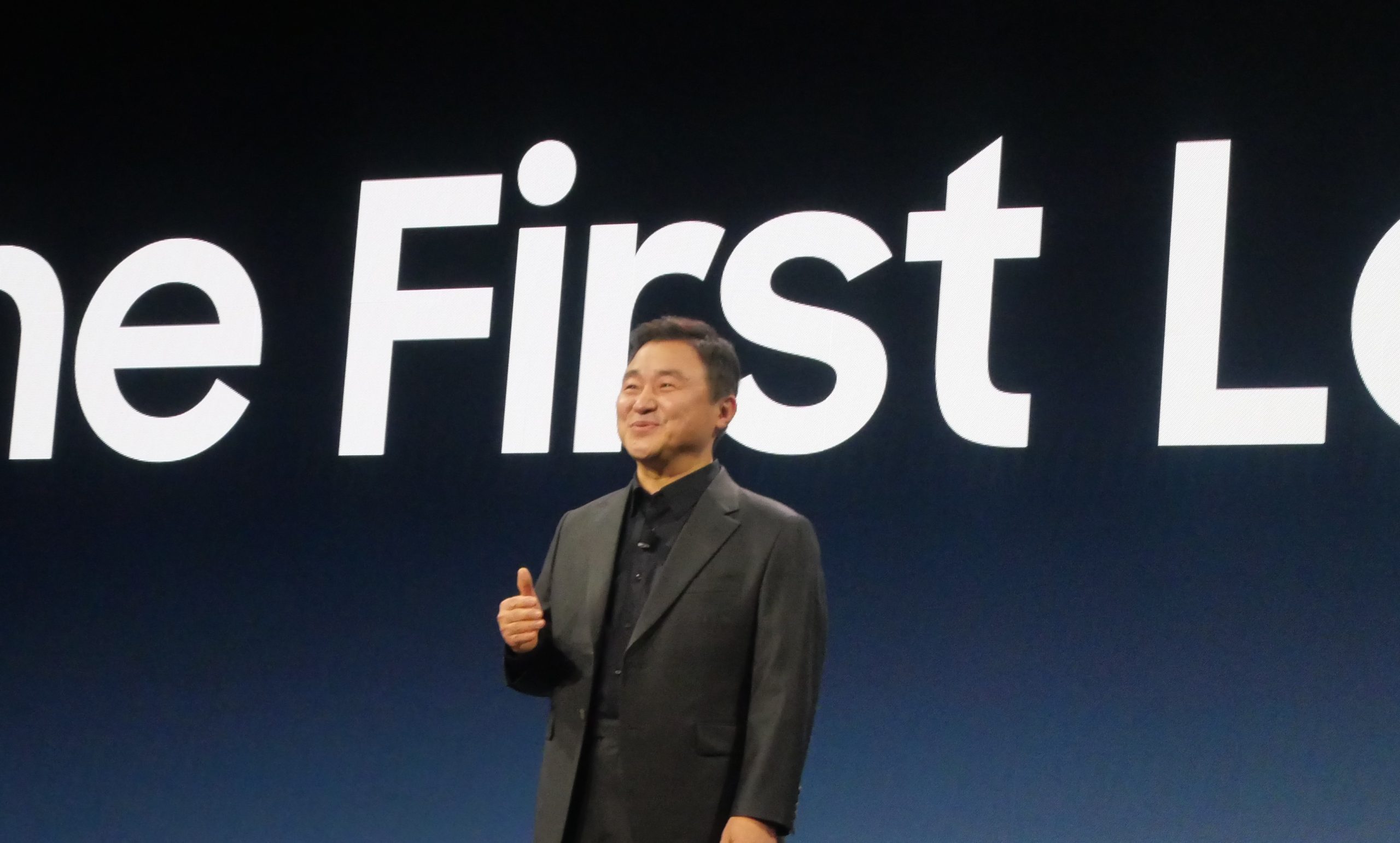 プレゼンするティーエム・ロー氏