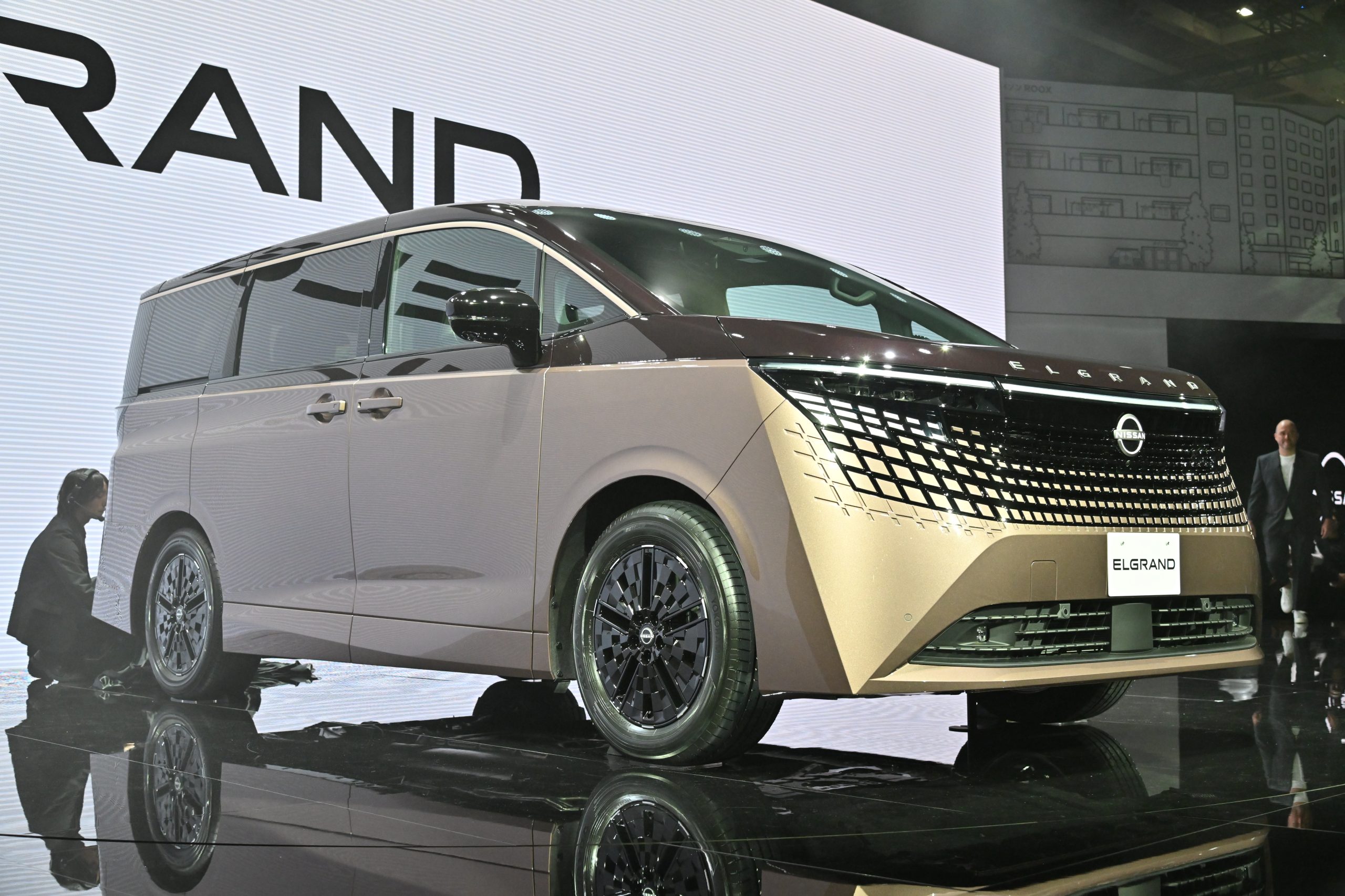 ジャパンモビリティショー2025で公開された日産自動車の次期「エルグランド」