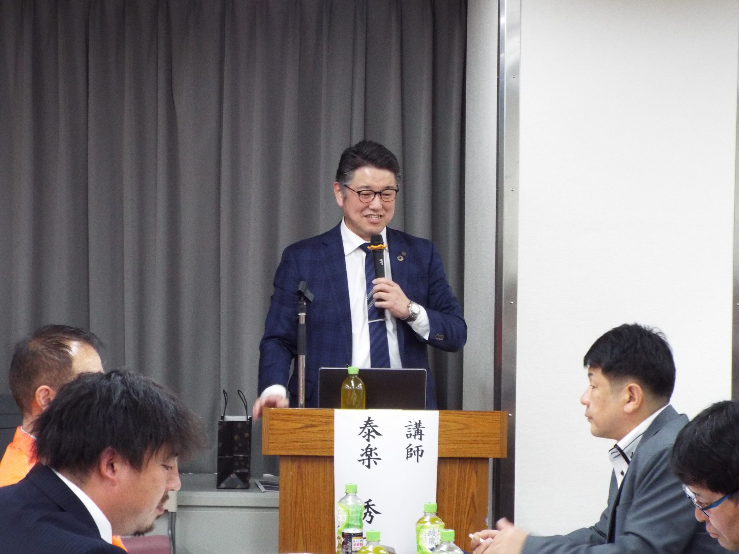 日車協連の泰楽副会長が講師を務めた