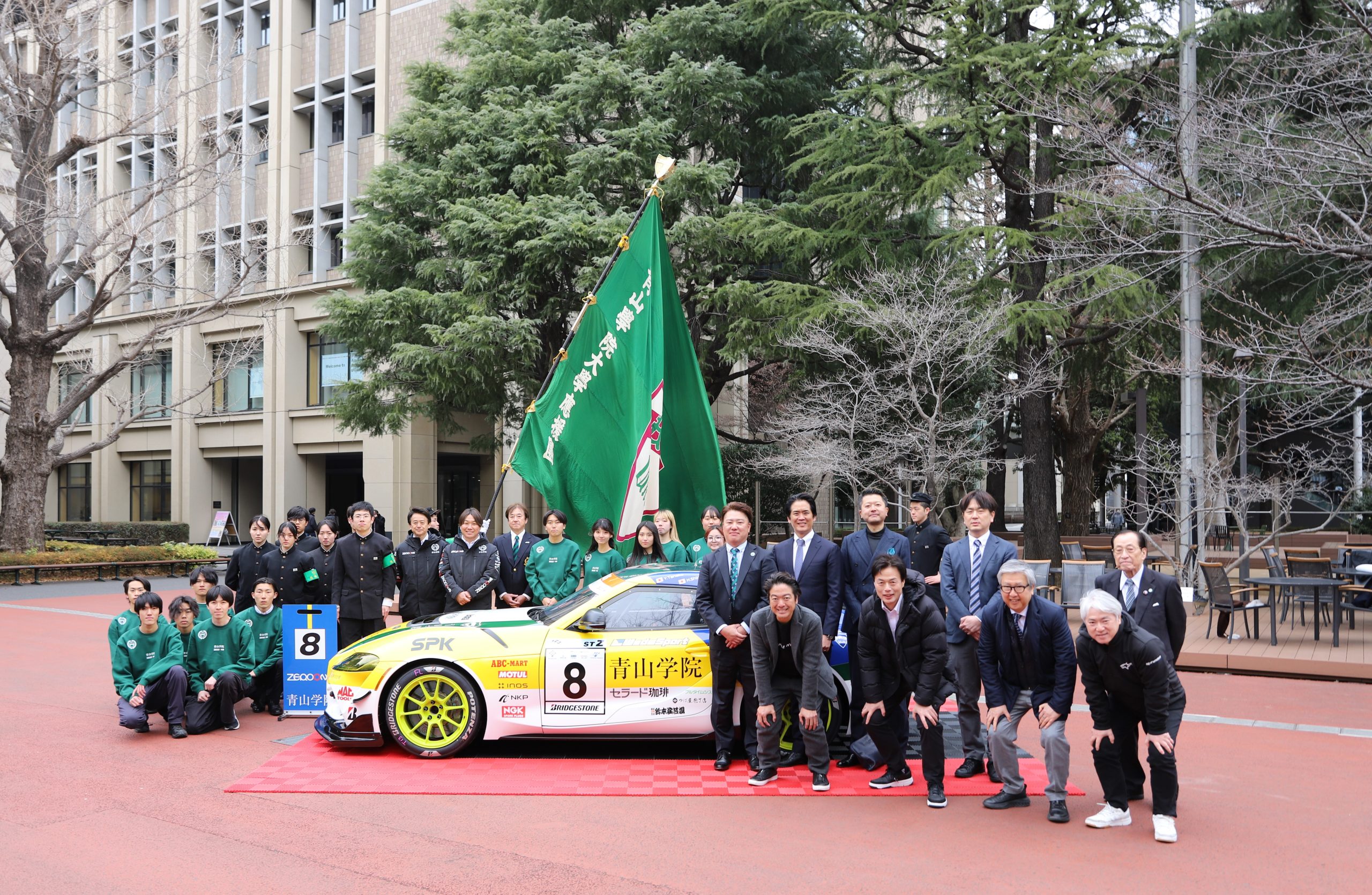 S耐参戦に先立ち都内のキャンパスで参戦車両を披露