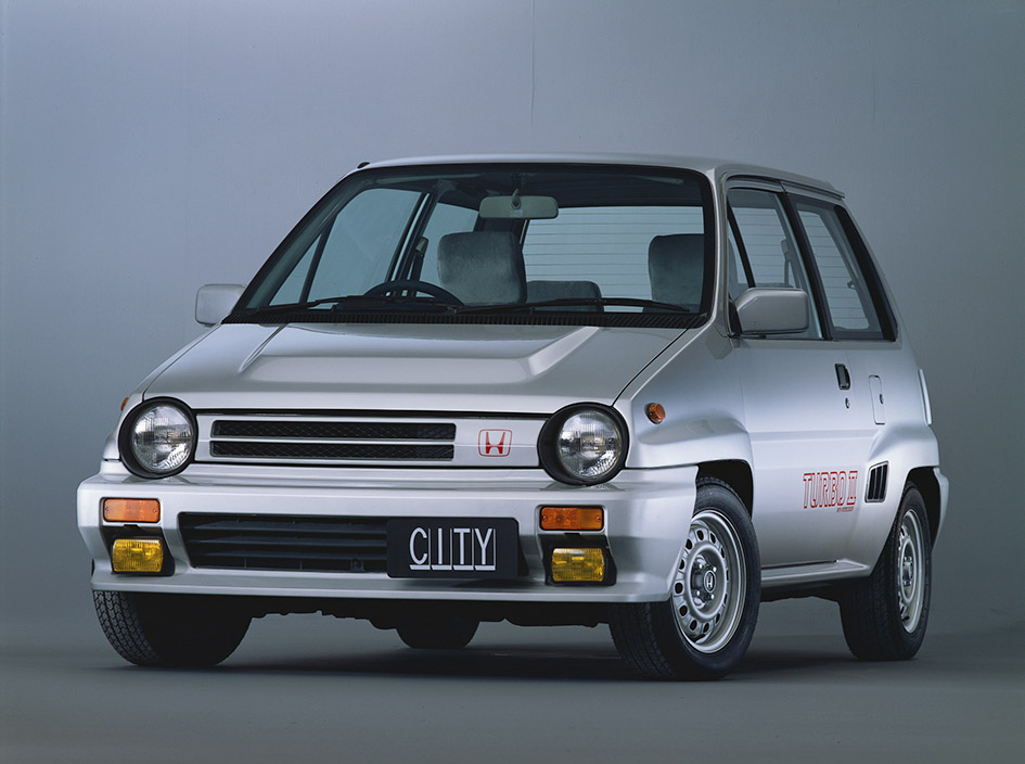 「シティターボII」を彷彿とさせるブリスターフェンダーが特徴