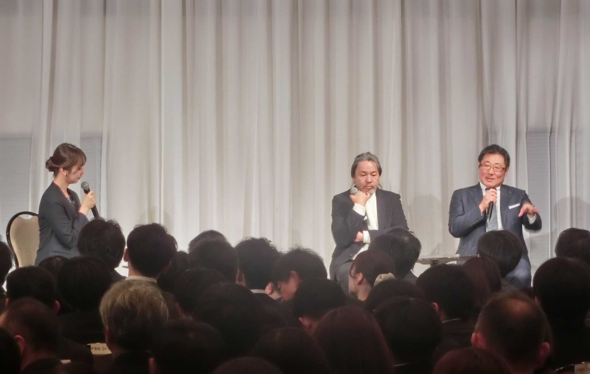 伊藤社長(右)とメロウの石澤社長との対談では、キッチンカーなどの店舗型モビリティの可能性などを語り合った