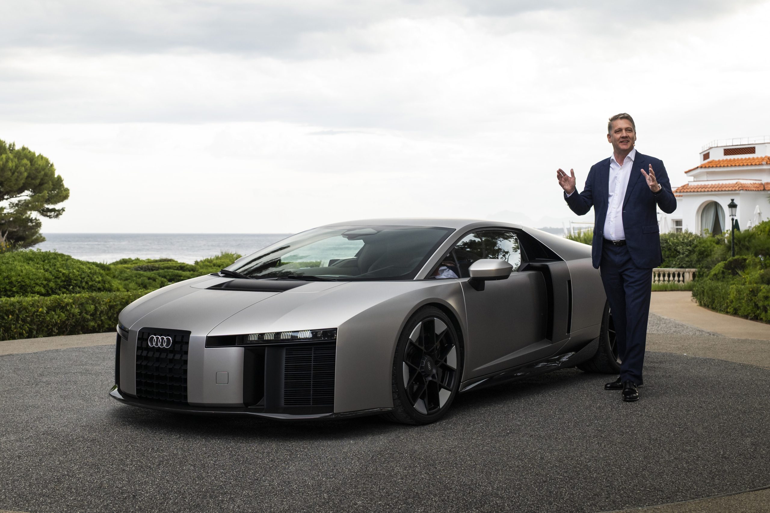 アウディのゲルノート・デルナーCEOとヌヴォラーリ