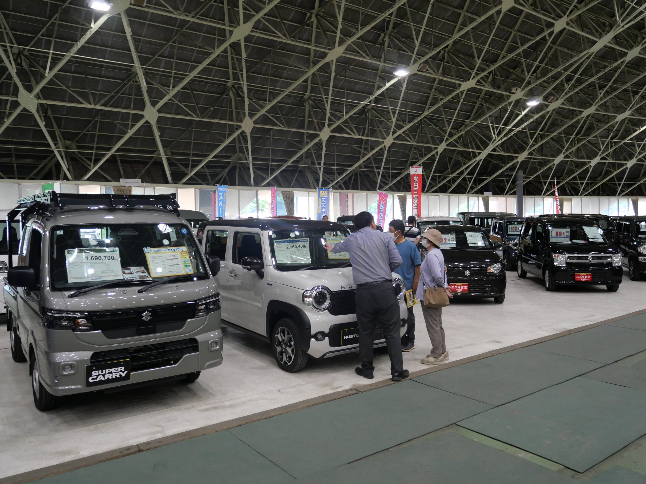 新車ディーラーの高品質軽中古車が多数展示されるイベントとして県民の認知は高い