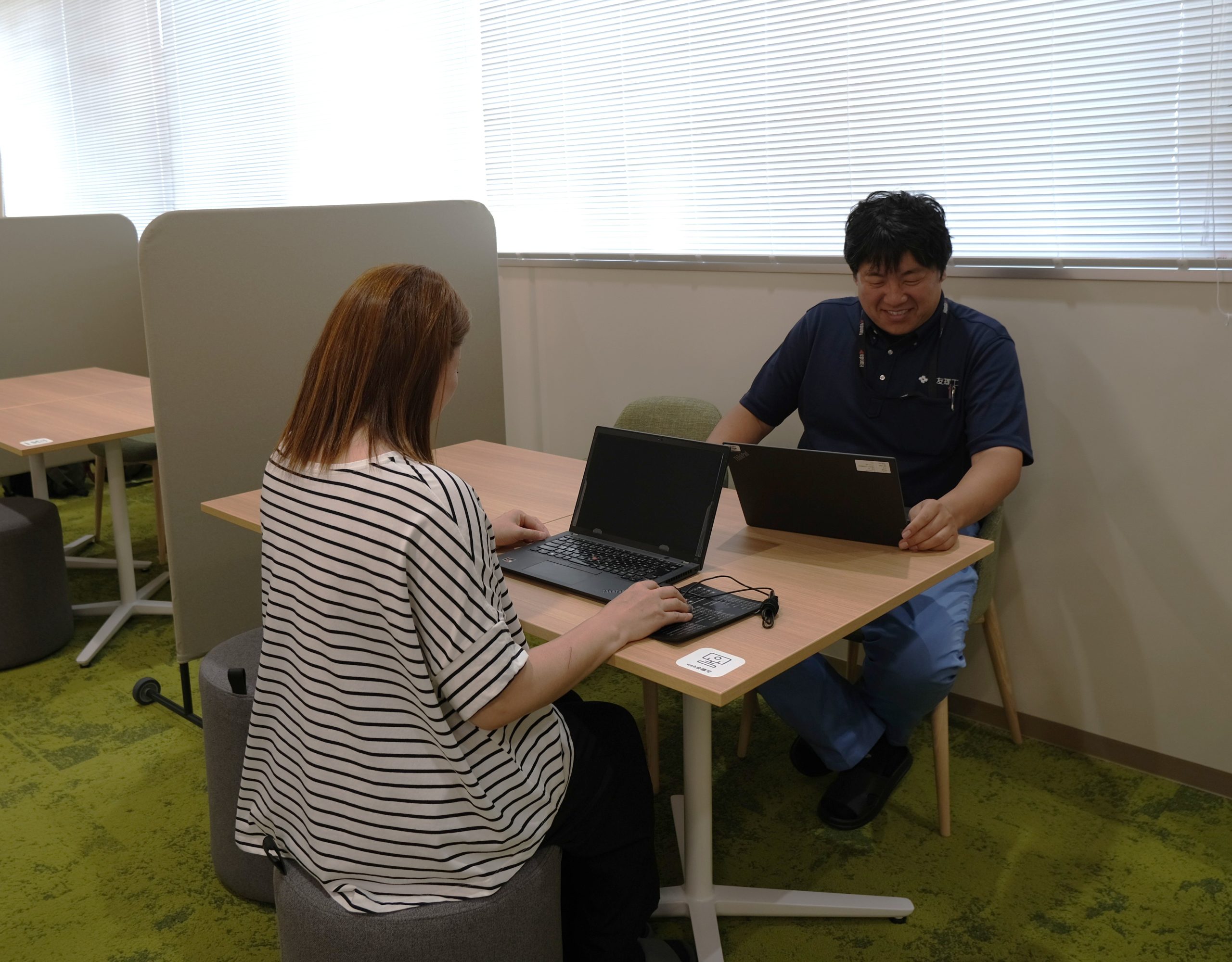 2階の執務室にはフリースペースも多く用意