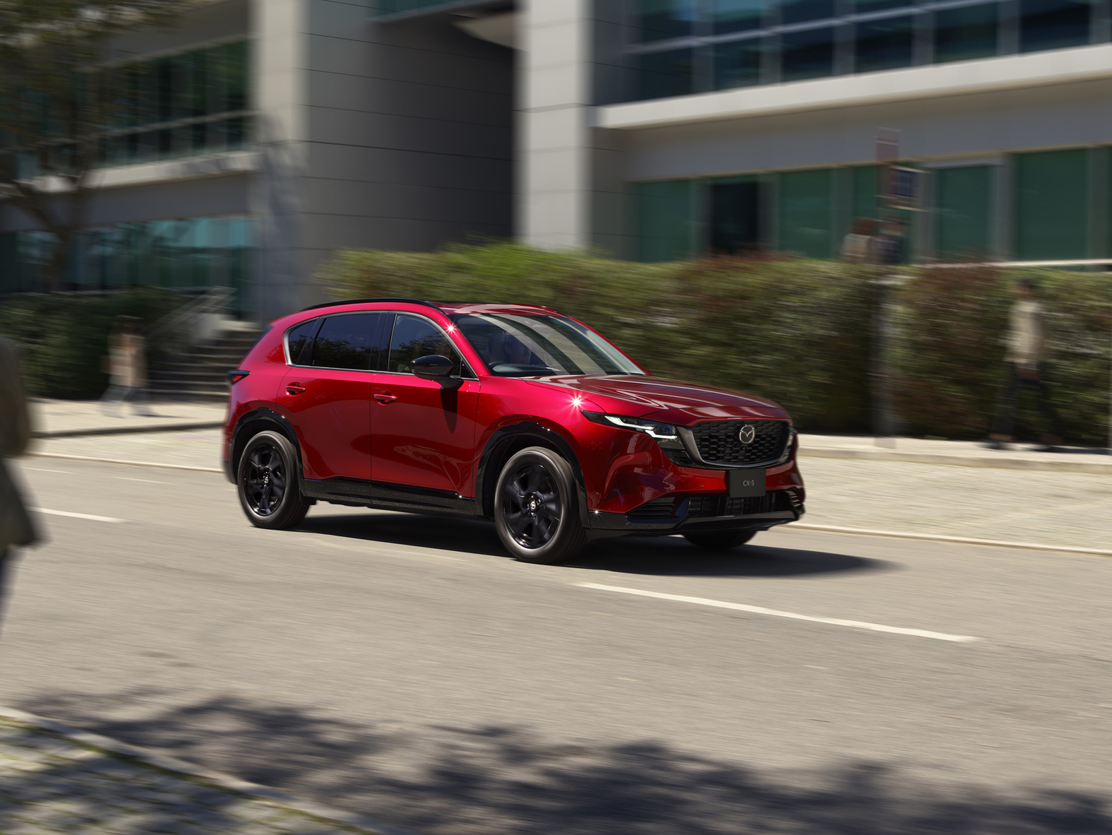 新型車の販売はいずれも増加(CX-5)