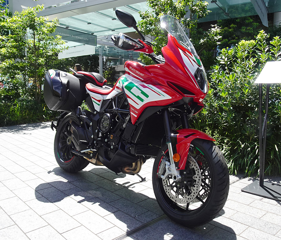 ツアラーバイクの「ツーリズモヴェローチェRC SCS」