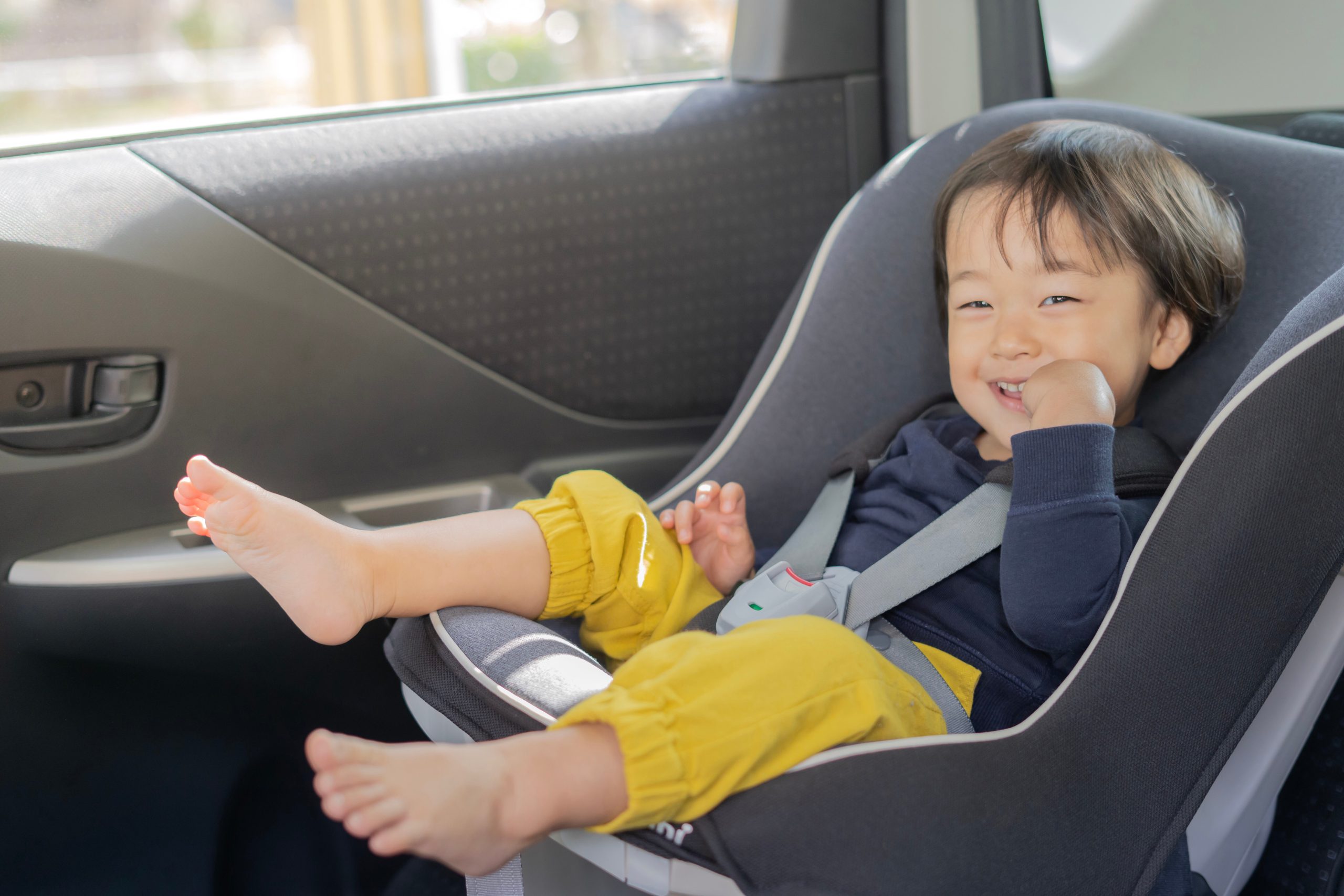 子どもの安全を守るためには適切なチャイルドシートの使用が必須