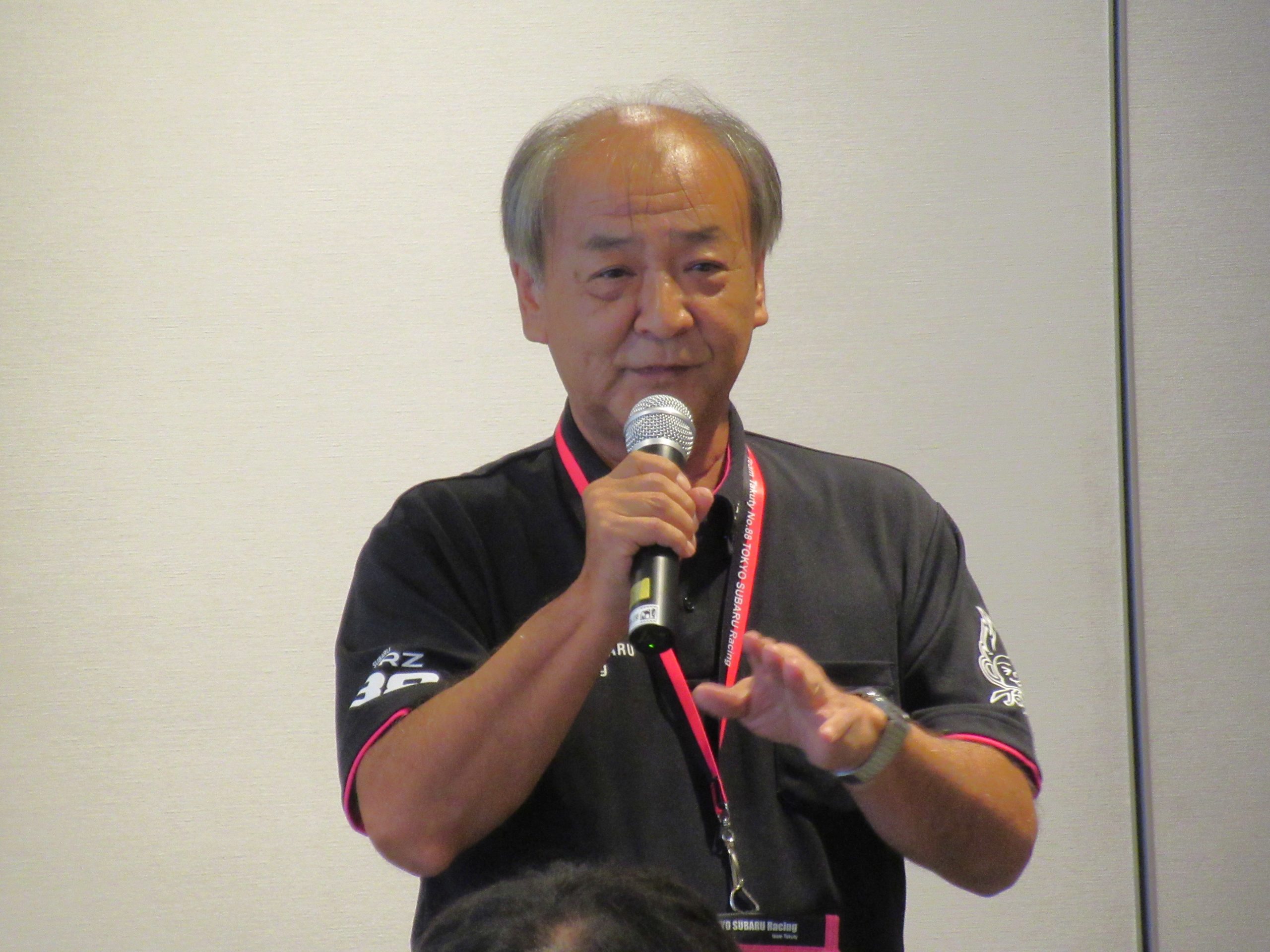 参加者にあいさつする宮澤和彦社長
