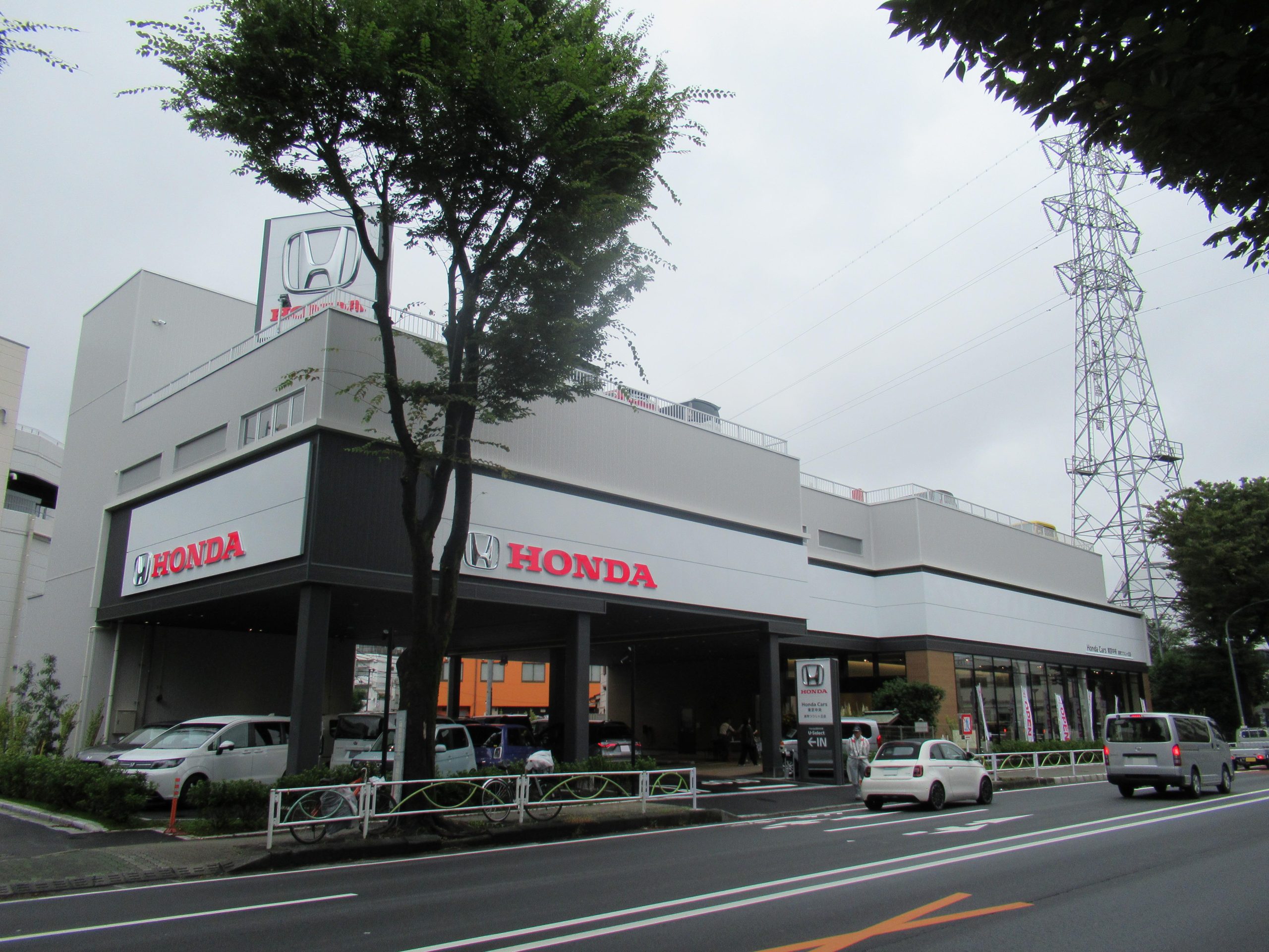 ホンダカーズ東京中央調布つつじヶ丘店(東京都調布市)