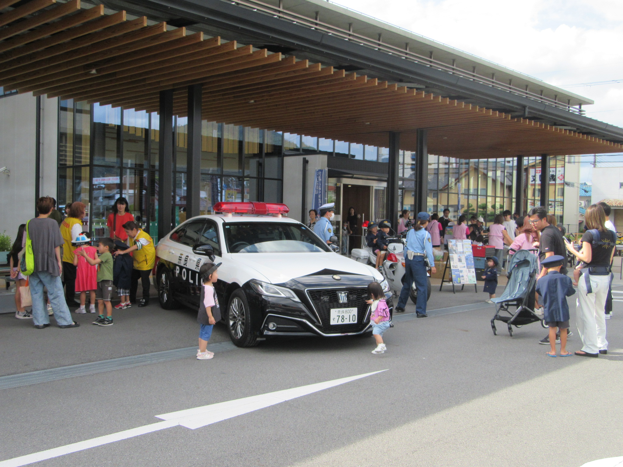 トヨタユナイテッド奈良やJAF奈良など、桜井警察署の交通安全運動に協力